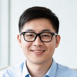 联合创始人陈宇，戴黑框眼镜微笑