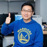 CTO王韬，穿勇士卫衣比大拇指